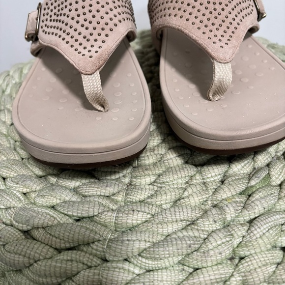 Vionic Capitola Tan Taupe Suede Micro Stud Slip On Comfort Thong Sandals - Picture 6 of 9